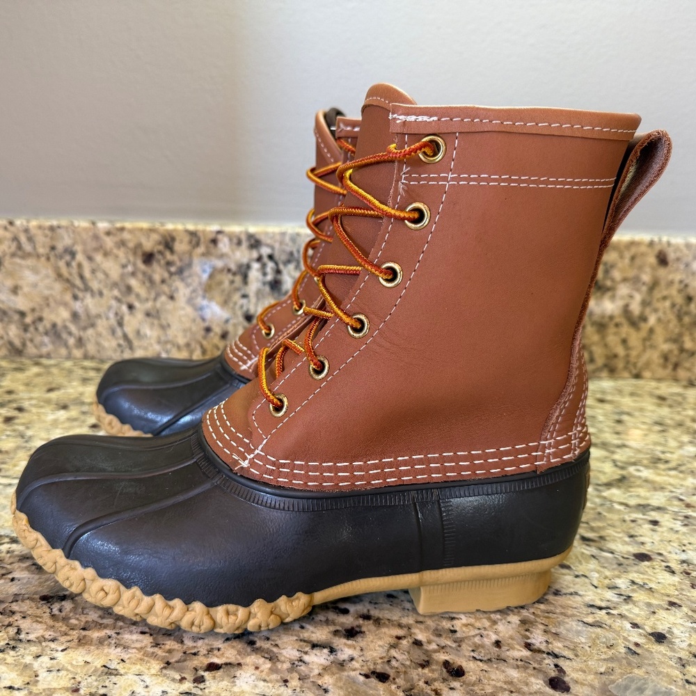 L.L.Bean Women's Gore-Tex Bean Boots, 8" Insulated, 6 WIDE - Picture 2 of 7